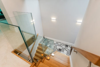8316362-interior12.jpg